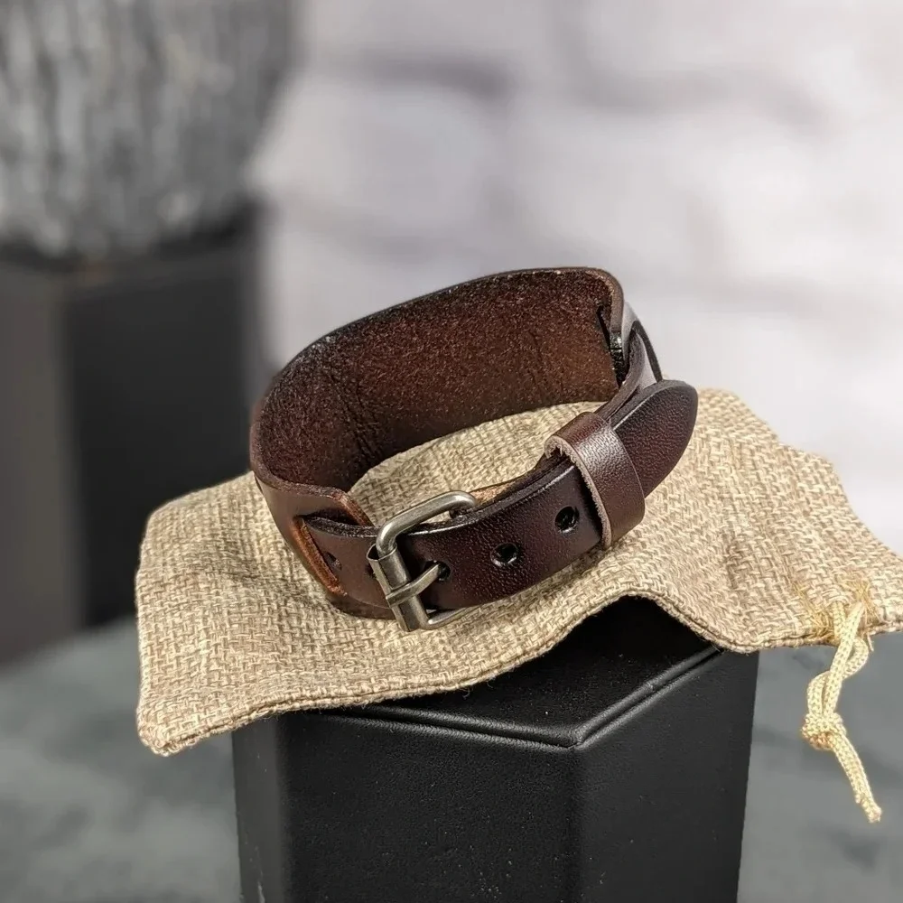 Leather and silver metal star wide bracelet, cowboy Texas Lonestar